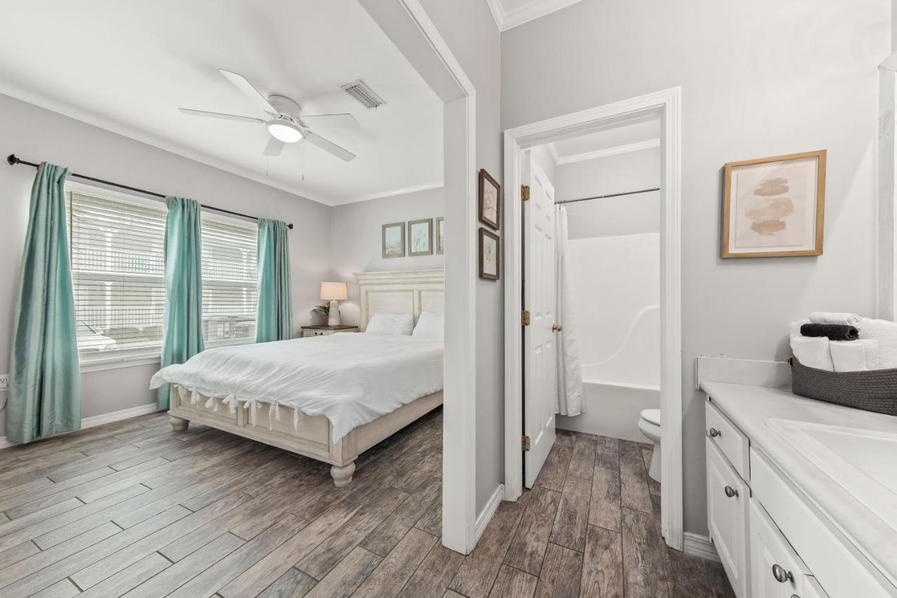 Summerescape - Retreat - Steps To Beach - Spaciouswestbeachcondo กัลฟ์ชอร์ส ภายนอก รูปภาพ